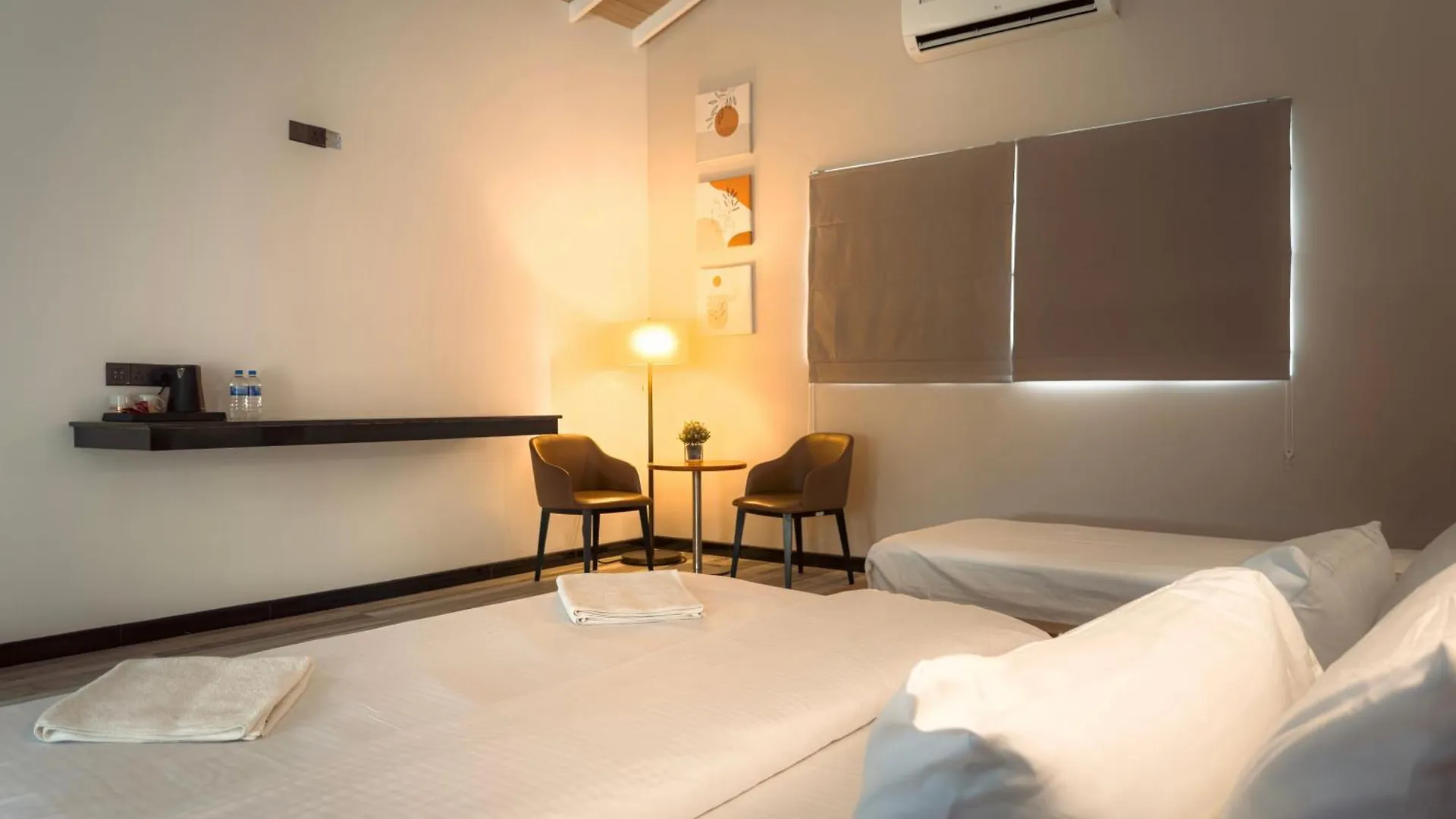 Отель Airport Green Olive Villa Катунаяка