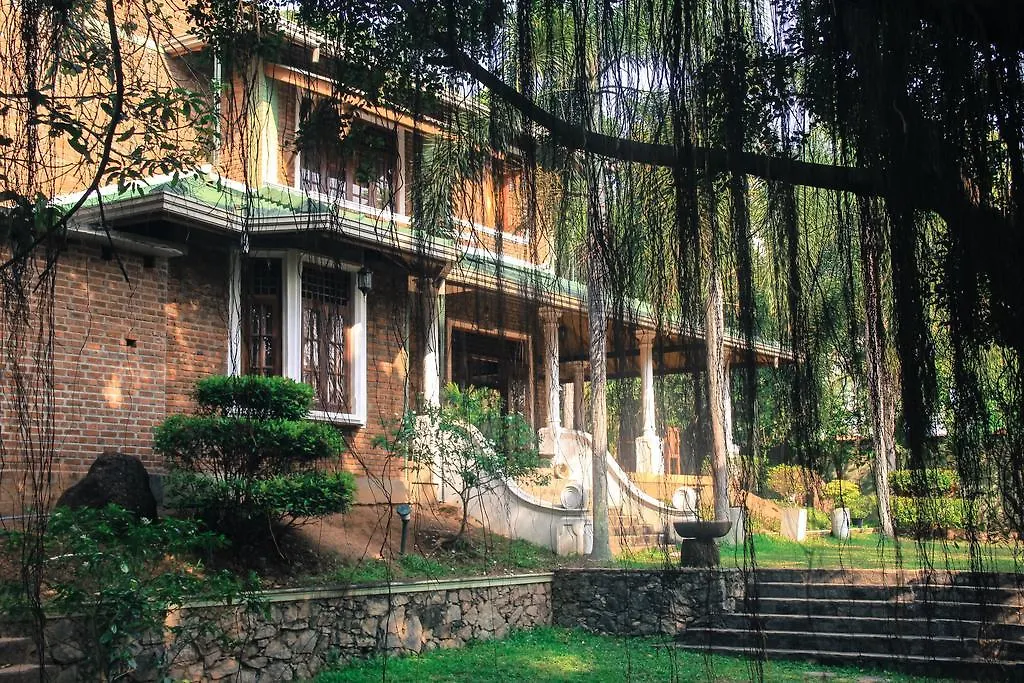 Airport Green Olive Villa Катунаяка