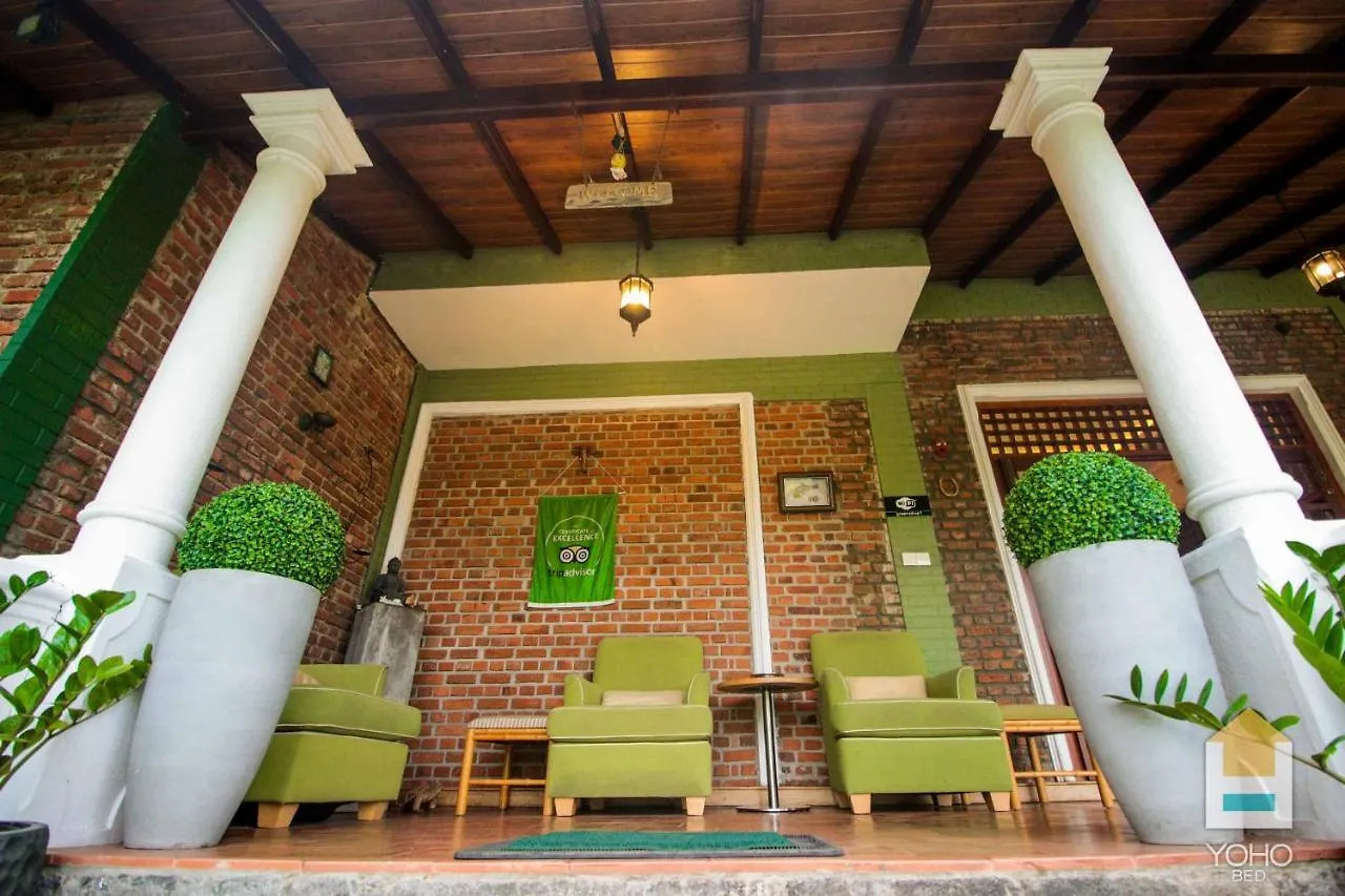 Airport Green Olive Villa Катунаяка